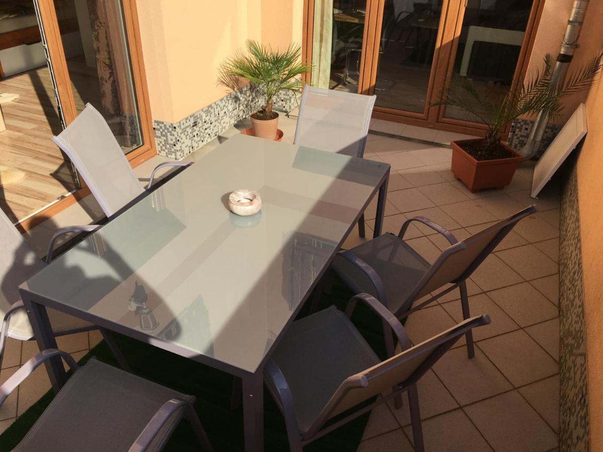 Apartman Slunecnice S Terasou Ceske Budejovice Luaran gambar